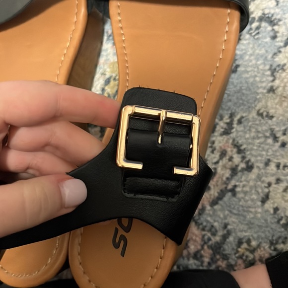 Black platform sandal - Picture 4 of 4